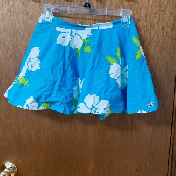 NWOT Hollister Skirt Blue Floral Hawaiian Y2K Size Small Abercrombie - Picture 1 of 4